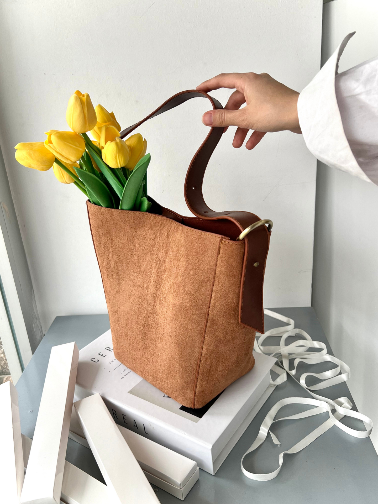 BUCKET Süet Keseli El ve Kol Çantası Taba