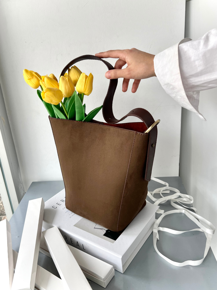 BUCKET Süet Keseli El ve Kol Çantası Kahve