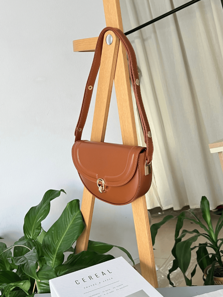 NEVA Taba Kilit Detaylı Oval Kadın Kol Çantası