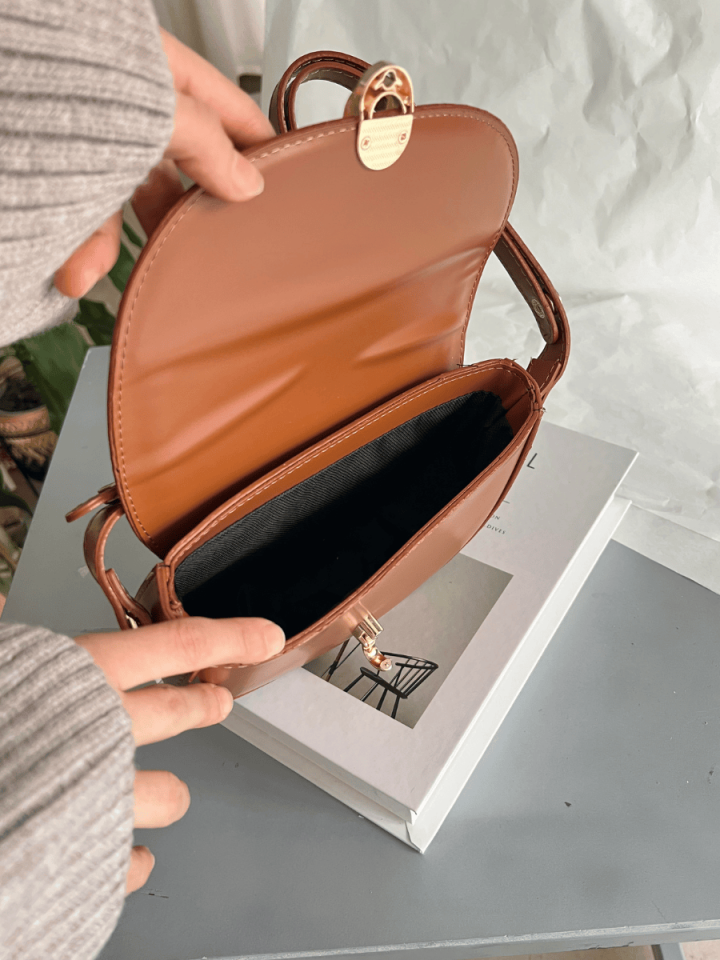 NEVA Taba Kilit Detaylı Oval Kadın Kol Çantası