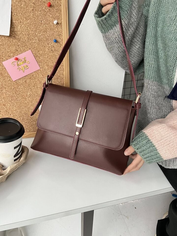 Senna Bordo Kemer Detaylı Kapaklı El ve Omuz Çantası