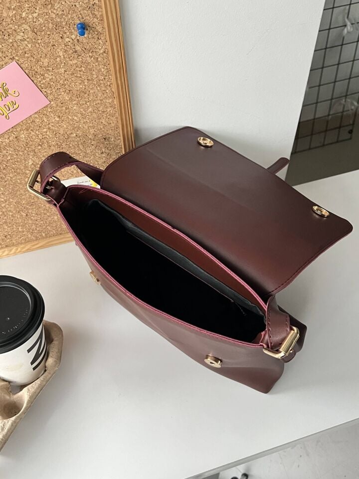 Senna Bordo Kemer Detaylı Kapaklı El ve Omuz Çantası