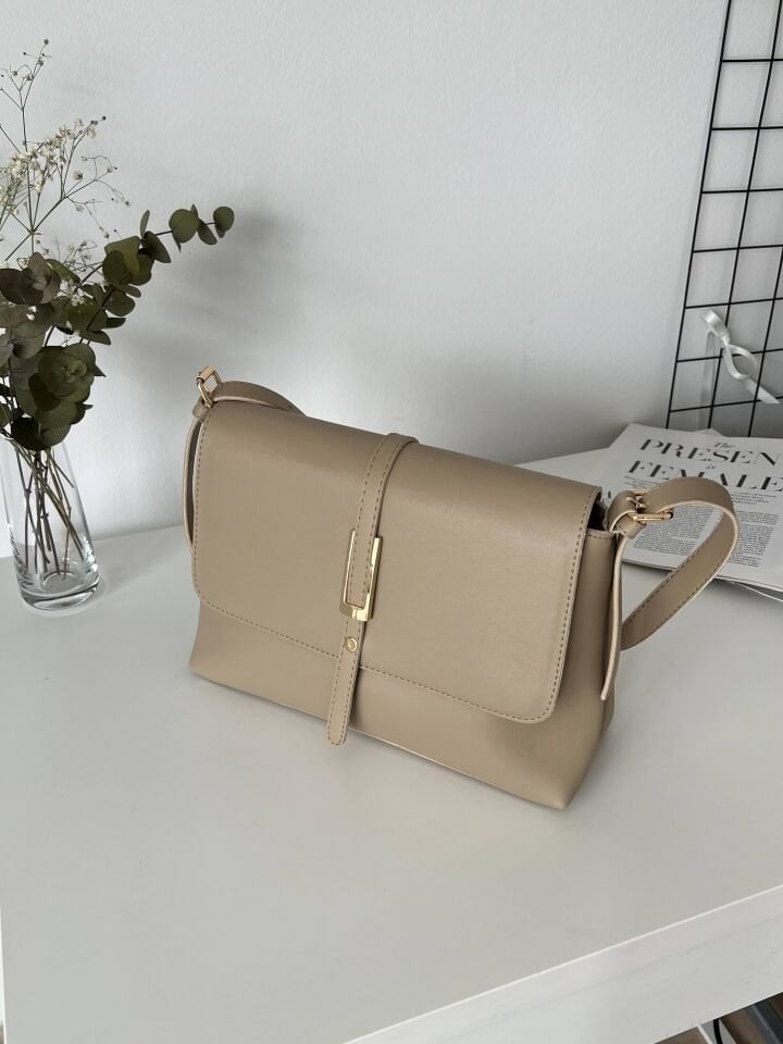 Senna Bej Kemer Detaylı Kapaklı El ve Omuz Çantası