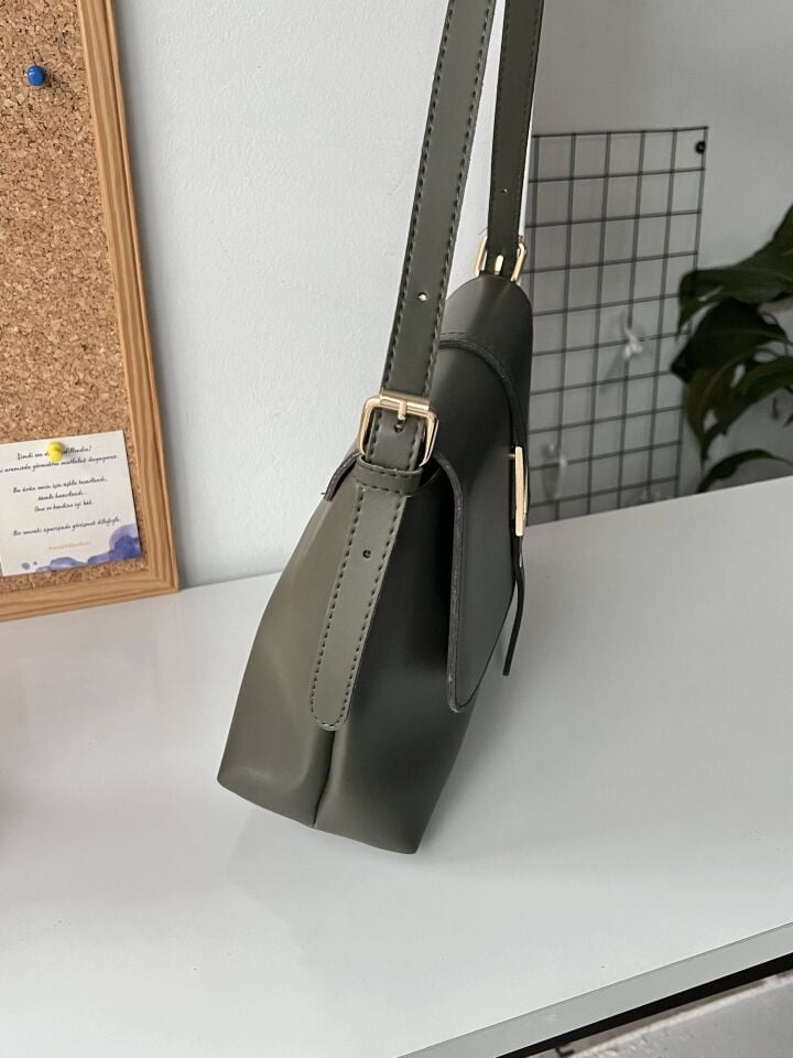 Senna Haki Kemer Detaylı Kapaklı El ve Omuz Çantası