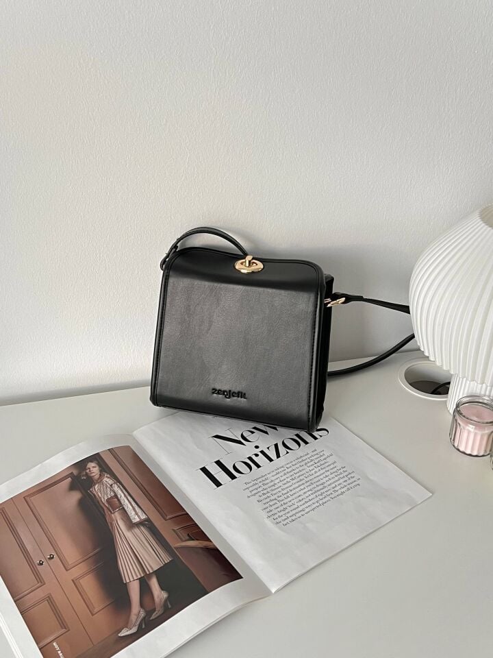 KATE Siyah İki Askılı Kilit Detaylı Kadın Çanta