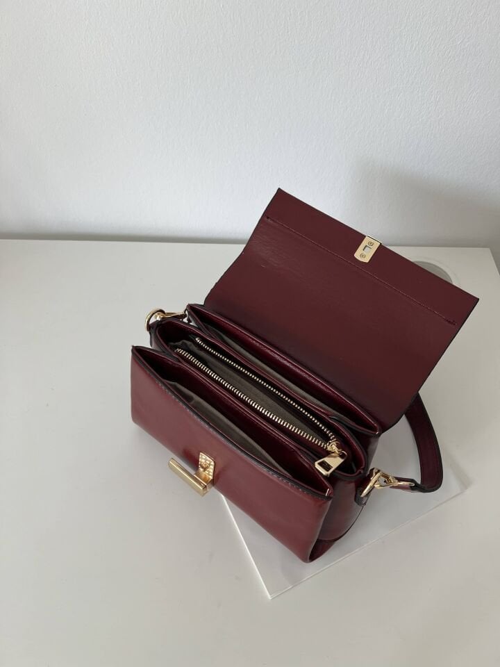 Garret Bordo Kilit Detaylı İki Askılı Kadın Çanta