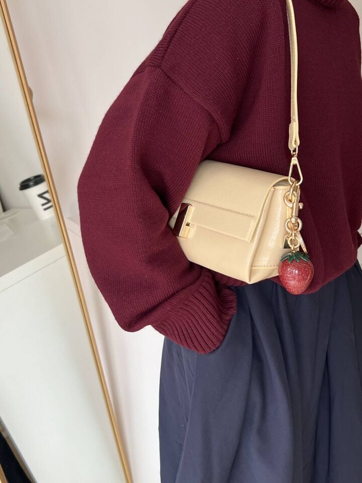 Garret Siyah Kilit Detaylı İki Askılı Kadın Çanta