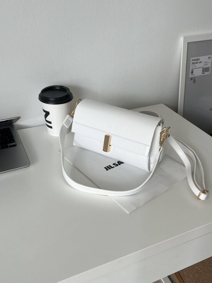 Garret Beyaz Kilit Detaylı İki Askılı Kadın Çanta