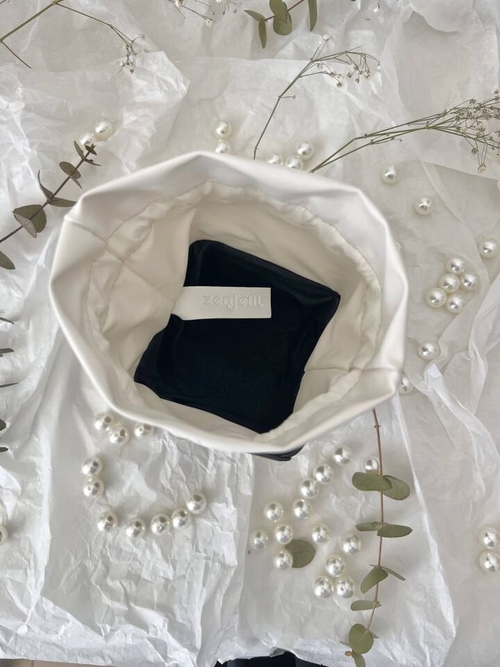 Pearly Siyah İnci Askılı Mini Kutu Çanta