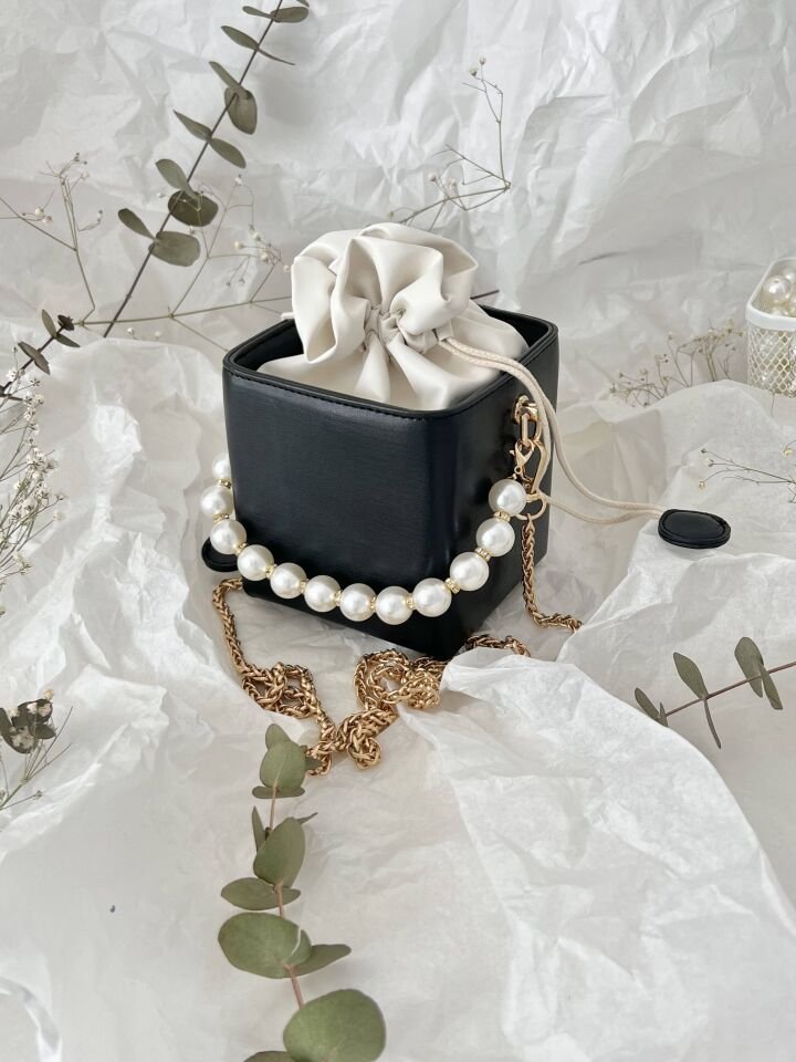 Pearly Siyah İnci Askılı Mini Kutu Çanta