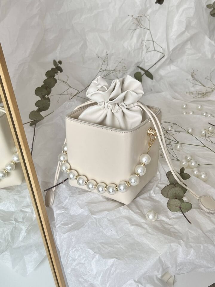 Pearly Krem İnci Askılı Mini Kutu Çanta