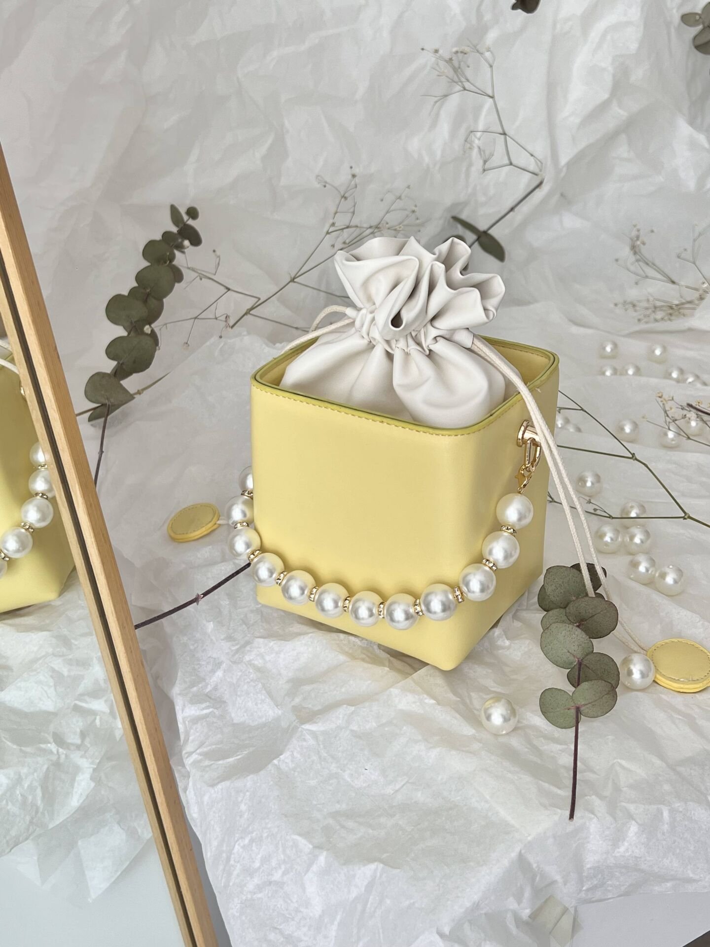 Pearly Sarı İnci Askılı Mini Kutu Çanta