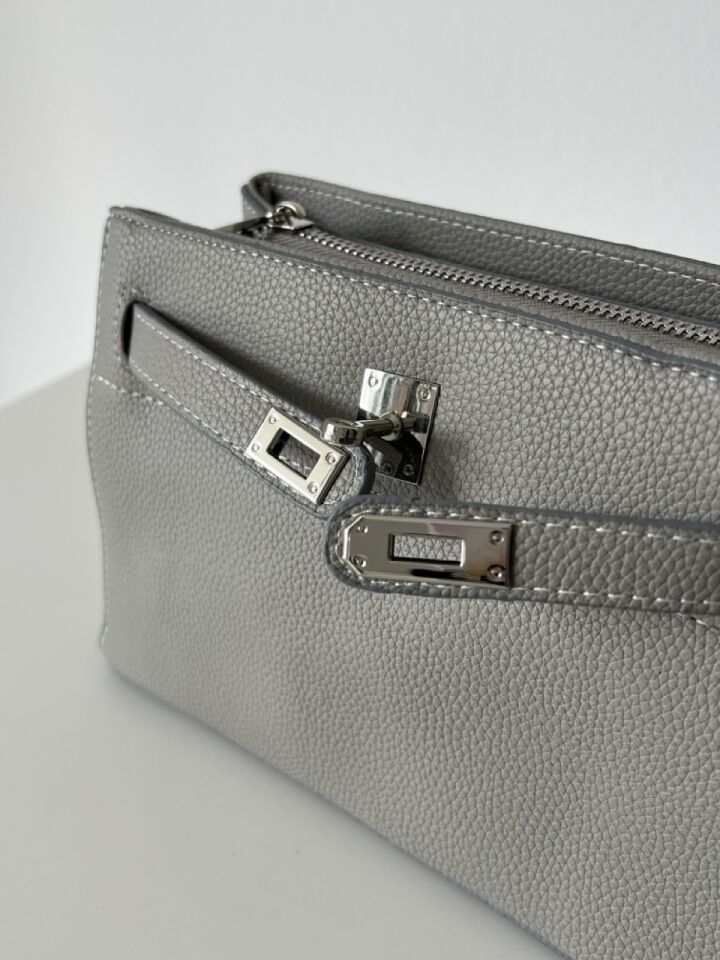 Tracy Aksesuar Detaylı Gri Çapraz Çanta