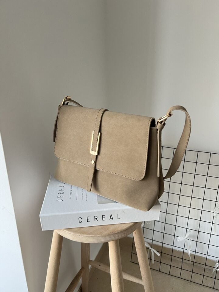 Senna Nubuk Bej Kemer Detaylı Kapaklı El ve Omuz Çantası