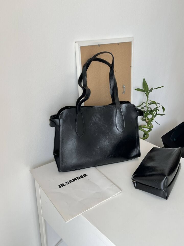 Clara Siyah Yavrulu Geniş Kol Çantası