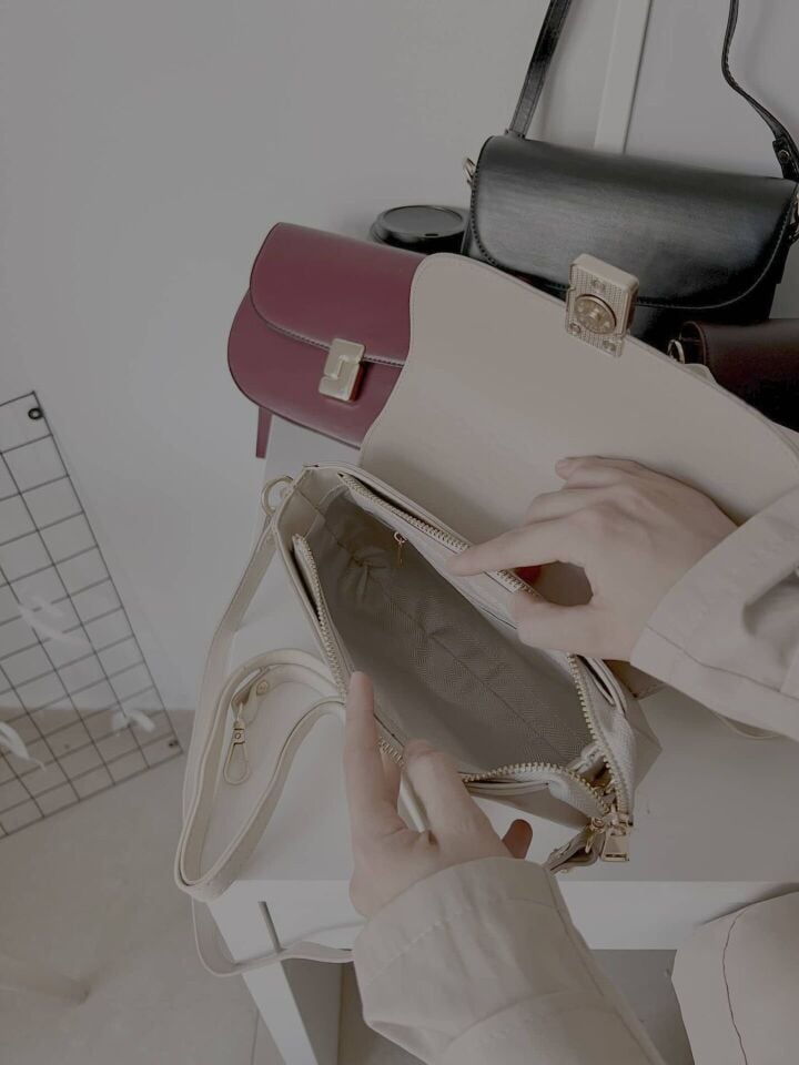 Freya Krem İki Askılı Kapaklı Kadın Çanta