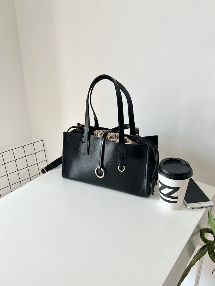 Moana Siyah Keseli Uzun Askılı El ve Kol Çantası